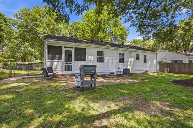 6101 W 76th Street, Prairie Village, KS 66208