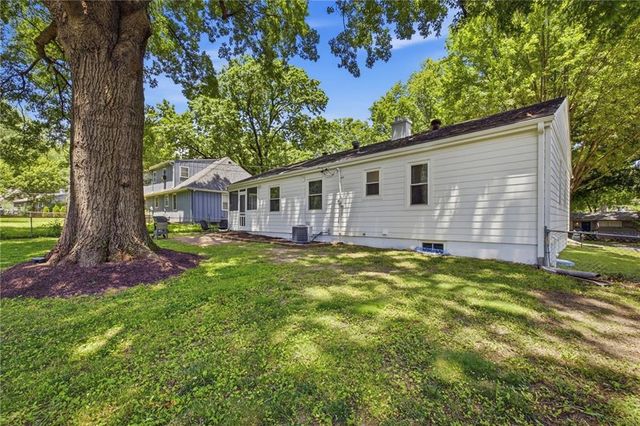 6101 W 76th Street, Prairie Village, KS 66208