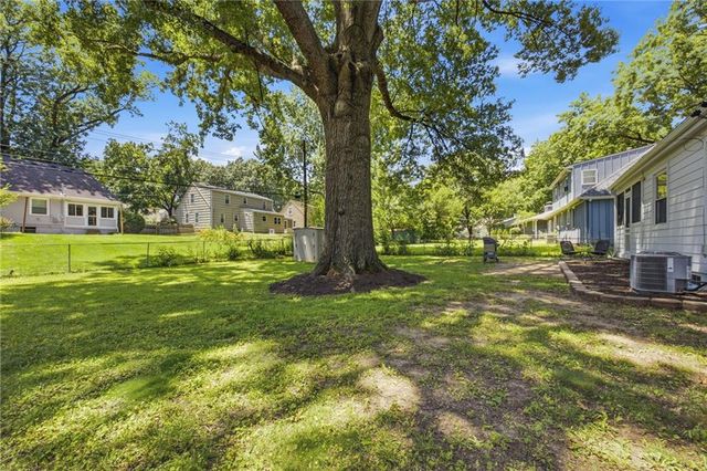 6101 W 76th Street, Prairie Village, KS 66208