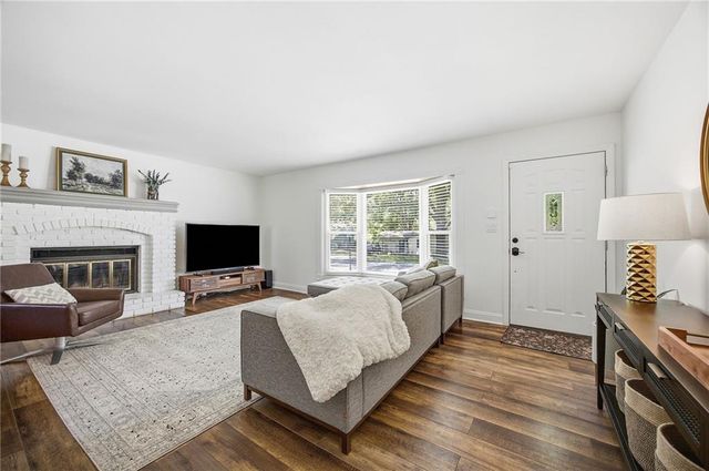 6101 W 76th Street, Prairie Village, KS 66208