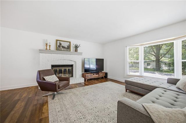 6101 W 76th Street, Prairie Village, KS 66208