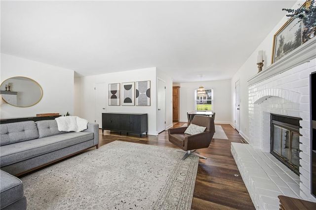 6101 W 76th Street, Prairie Village, KS 66208