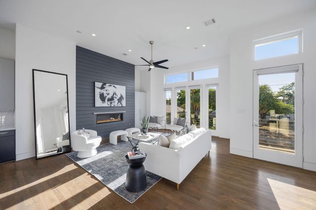 7327 Shadyvilla Pointe Drive, Houston, TX 77055