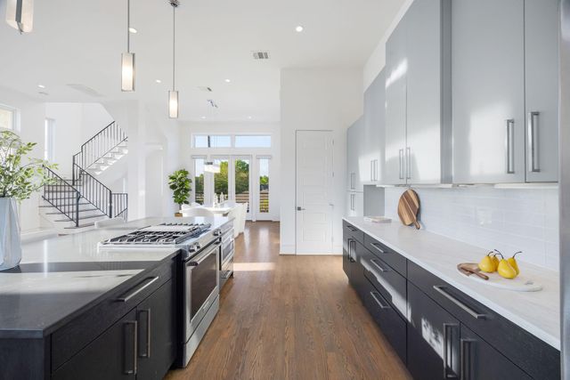 7327 Shadyvilla Pointe Drive, Houston, TX 77055