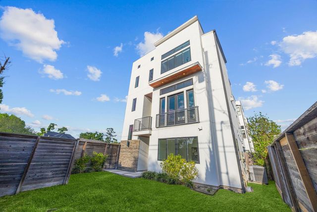 7327 Shadyvilla Pointe Drive, Houston, TX 77055