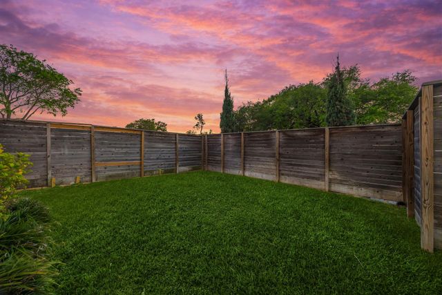 7327 Shadyvilla Pointe Drive, Houston, TX 77055