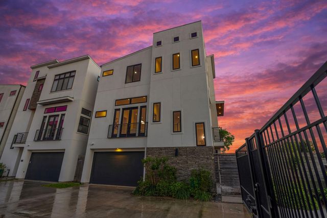 7327 Shadyvilla Pointe Drive, Houston, TX 77055