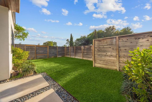 7327 Shadyvilla Pointe Drive, Houston, TX 77055