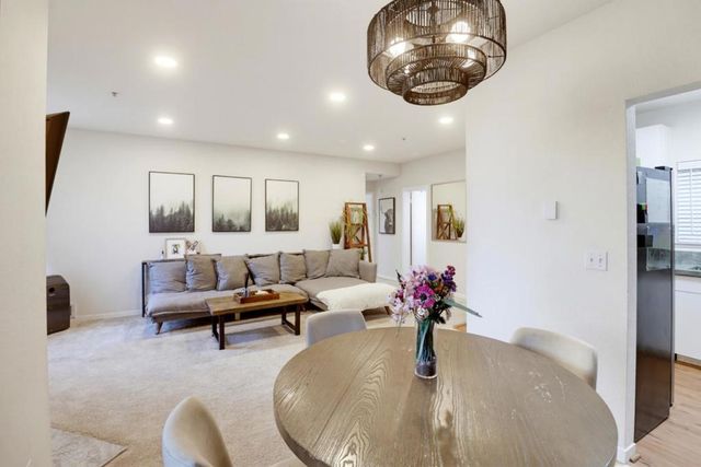211 S Fremont 309, San Mateo, CA 94401