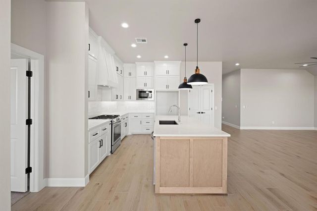 15700 Siloa Avenue, Edmond, OK 73013