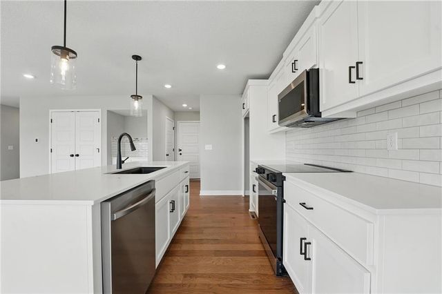 8709 SW Brickell Drive, Blue Springs, MO 64064