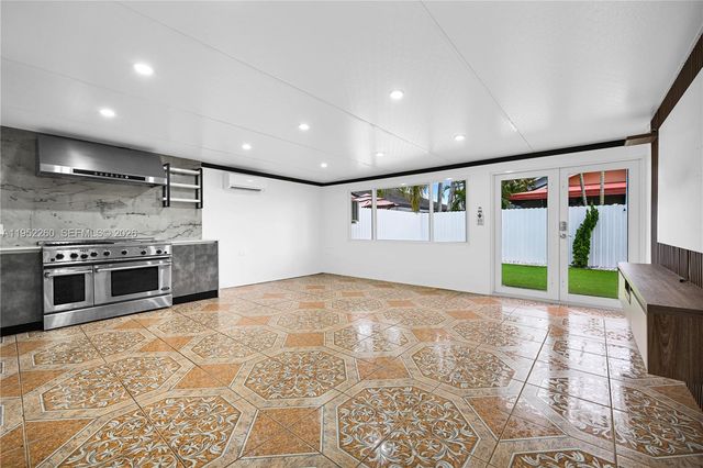 13284 SW 39th Street, Miami, FL 33175