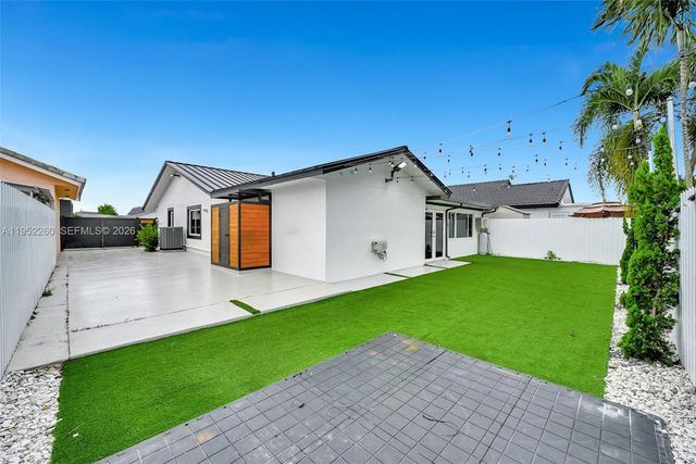 13284 SW 39th Street, Miami, FL 33175