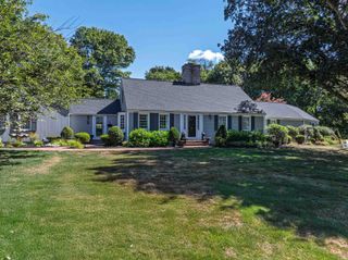 2 Shamrock Lane, Dover, NH 03820