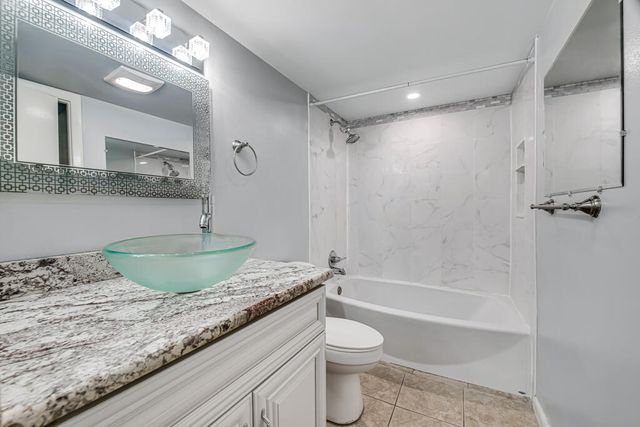445 LAKE FRANCES Drive 445, West Palm Beach, FL 33411