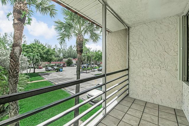 445 LAKE FRANCES Drive 445, West Palm Beach, FL 33411