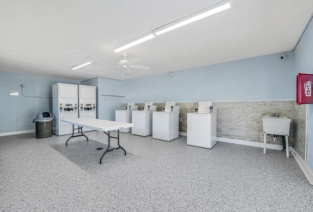445 LAKE FRANCES Drive 445, West Palm Beach, FL 33411
