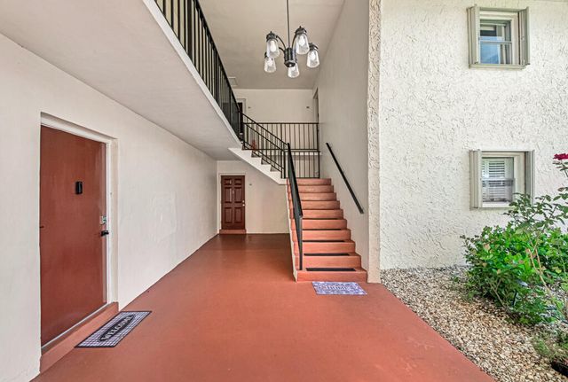 445 LAKE FRANCES Drive 445, West Palm Beach, FL 33411
