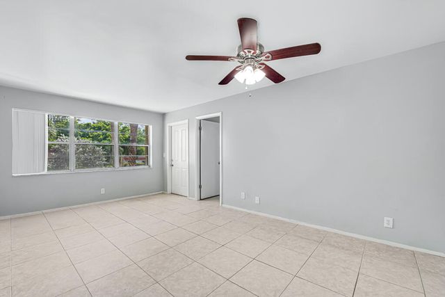445 LAKE FRANCES Drive 445, West Palm Beach, FL 33411