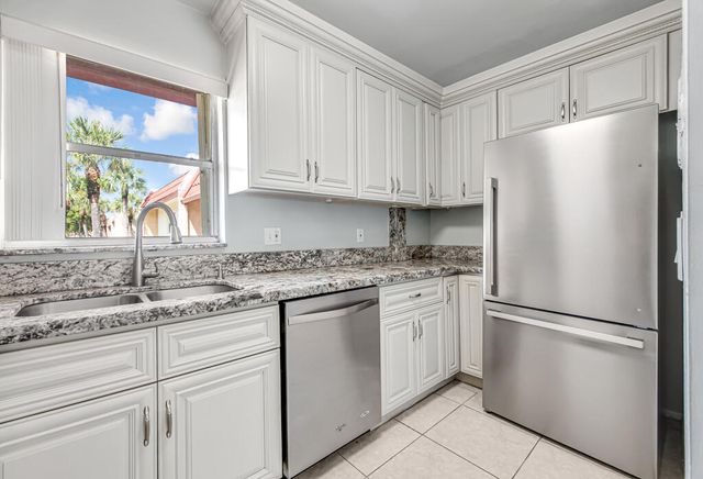 445 LAKE FRANCES Drive 445, West Palm Beach, FL 33411