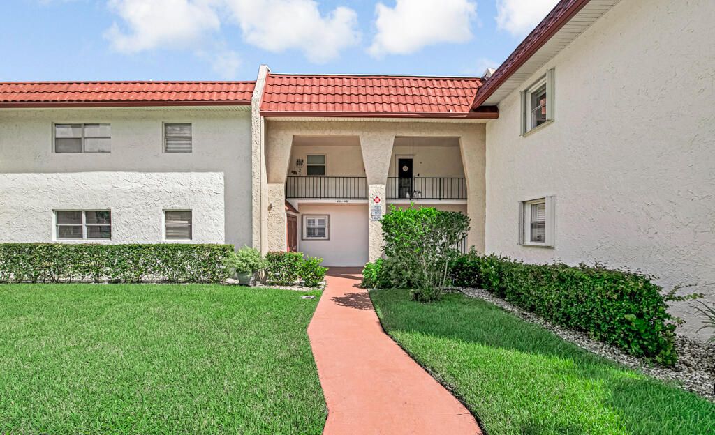 445 LAKE FRANCES Drive 445, West Palm Beach, FL 33411