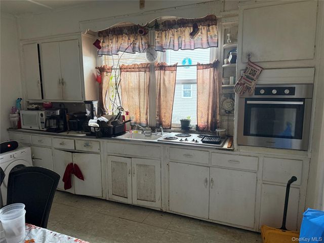 15 Water Street, Rockville Centre, NY 11570