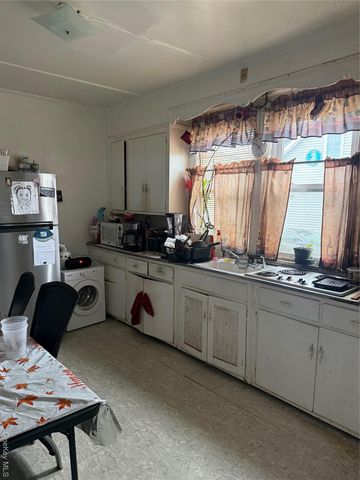 15 Water Street, Rockville Centre, NY 11570