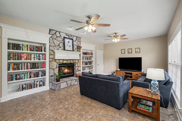 105 Blue Ribbon Trl, Christiana, TN 37037