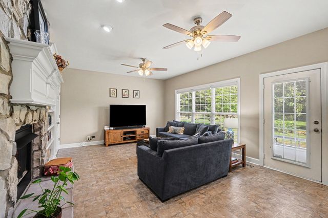 105 Blue Ribbon Trl, Christiana, TN 37037