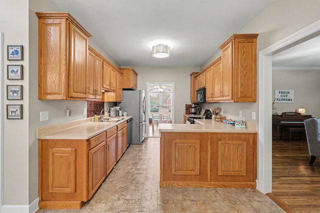 105 Blue Ribbon Trl, Christiana, TN 37037