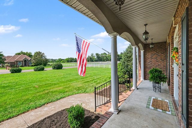 105 Blue Ribbon Trl, Christiana, TN 37037