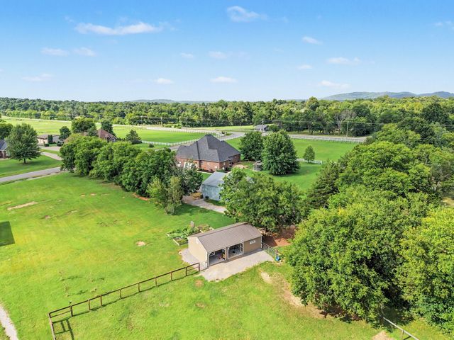 105 Blue Ribbon Trl, Christiana, TN 37037