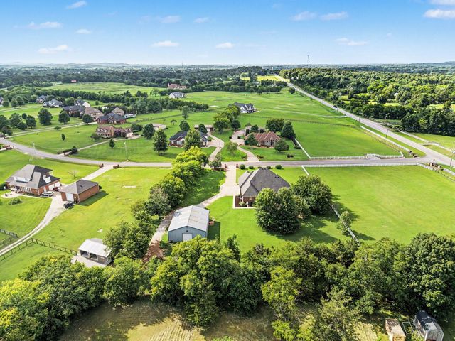 105 Blue Ribbon Trl, Christiana, TN 37037