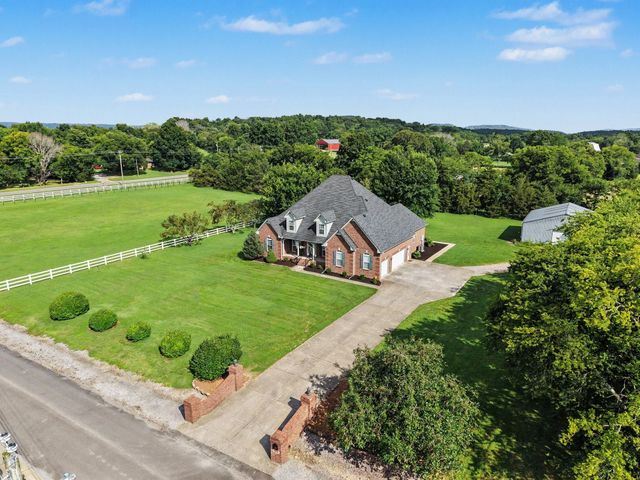 105 Blue Ribbon Trl, Christiana, TN 37037