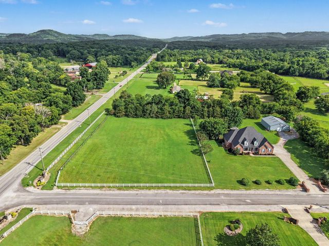 105 Blue Ribbon Trl, Christiana, TN 37037