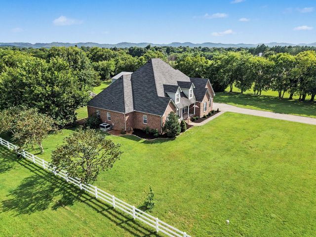 105 Blue Ribbon Trl, Christiana, TN 37037