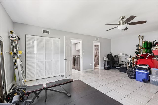 6173 NW 181st Terr Cir N, Hialeah, FL 33015