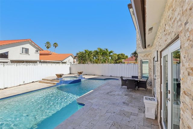 6173 NW 181st Terr Cir N, Hialeah, FL 33015