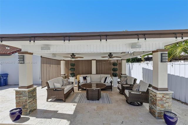 6173 NW 181st Terr Cir N, Hialeah, FL 33015