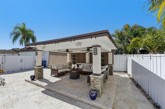 6173 NW 181st Terr Cir N, Hialeah, FL 33015