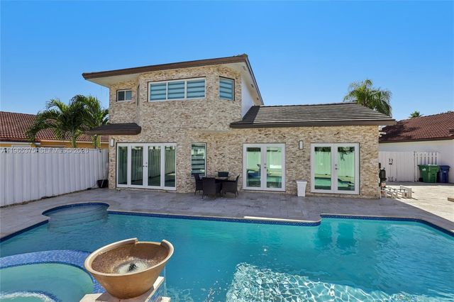 6173 NW 181st Terr Cir N, Hialeah, FL 33015