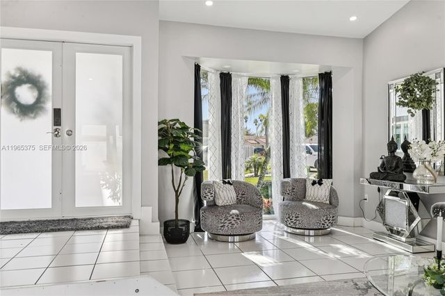 6173 NW 181st Terr Cir N, Hialeah, FL 33015