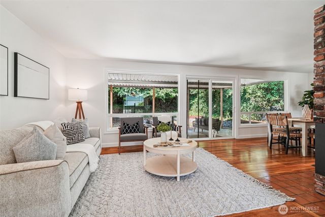 17841 4th Avenue NW, Shoreline, WA 98177