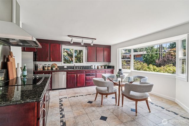 17841 4th Avenue NW, Shoreline, WA 98177