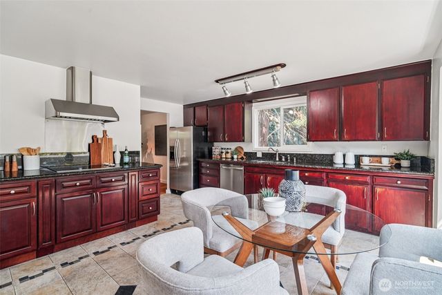 17841 4th Avenue NW, Shoreline, WA 98177