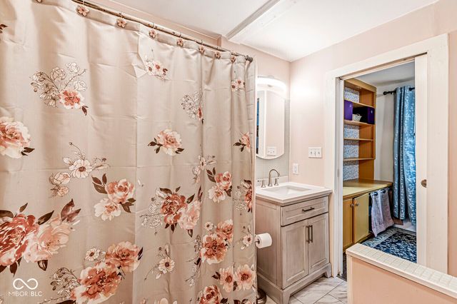 950 N Hawthorne Lane, Indianapolis, IN 46219