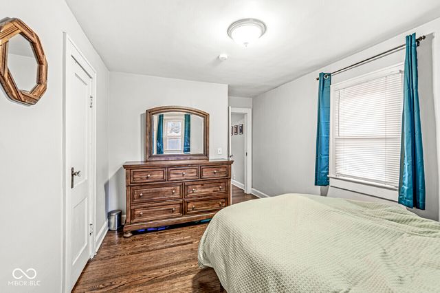 950 N Hawthorne Lane, Indianapolis, IN 46219