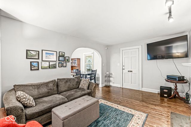 950 N Hawthorne Lane, Indianapolis, IN 46219