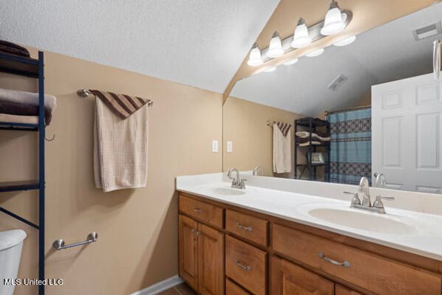 203 Fairway Trace Drive, Hernando, MS 38632