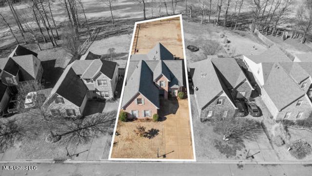 203 Fairway Trace Drive, Hernando, MS 38632